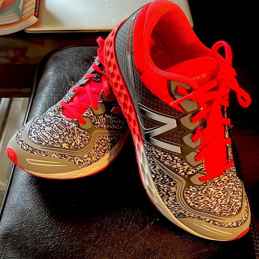 New Balance ladies athletic shoes- Size 7US